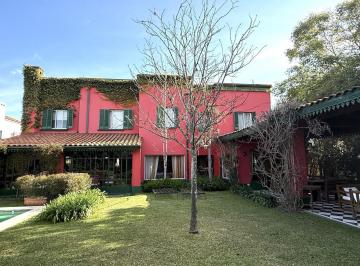Casa · 300m² · 7 Ambientes · Laguna del Sol Alquiler Desde 15 Diciembre Al 28 de Febrero 4 Dorm.