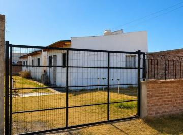 Casa · 108m² · 2 Ambientes · Oportunidad! Venta de Complejo de 3 Casa!