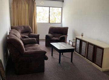 Departamento · 3 Ambientes · Vendo Apartamento de 2 Dorm. en El Centro