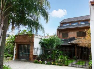 Casa · 400m² · 4 Ambientes · 1 Cochera · Venta de Casa con Jardin en San Justo