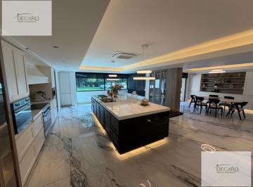 Casa · 800m² · 8 Ambientes · Casa en Venta de 8 Ambientes en Highland Pilar