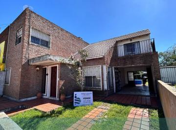 Casa · 293m² · 6 Ambientes · 1 Cochera · Venta / Casa / Chalet / Carmen de Areco