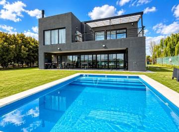 Casa · 245m² · 5 Ambientes · 2 Cocheras · Venta Casa 5 Amb, B. San Sebastian, Al Lago