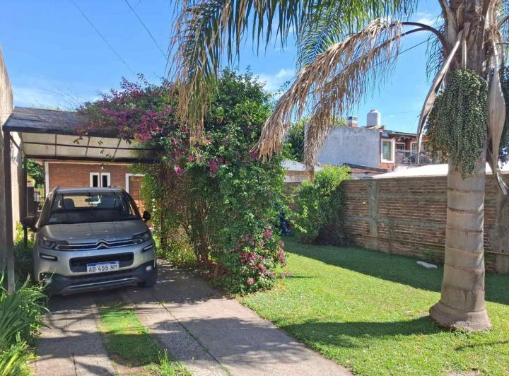 Casa · 101m² · 4 Ambientes · 3 Cocheras