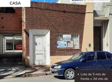Casa · 97m² · 3 Ambientes · Casa de 2 Dorm. a Reciclar en Lavalle 80