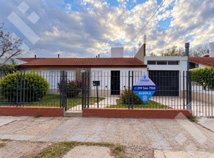 Casa · 7 Ambientes · 2 Cocheras