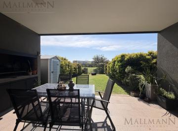 Casa · 87m² · 4 Ambientes · 2 Cocheras · Casa Duplex La Cañada Village 4 Ambientes Apto Crédito Vista Abierta