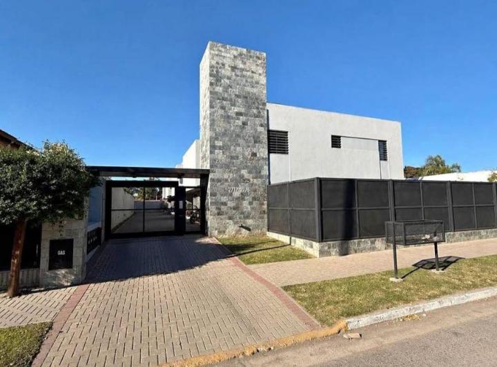 PH · 140m² · 4 Ambientes · 1 Cochera