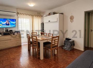 Departamento · 42m² · 2 Ambientes · Venta Departamento 2 Ambientes Flores C/ Balcón Cerrado