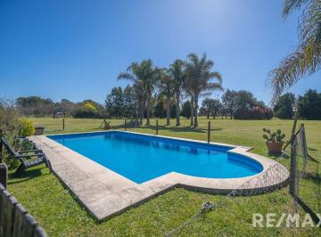 Casa · 250m² · 6 Ambientes · Venta Casa 6 Amb C/ Pileta Chacra 1 Ha La Macarena