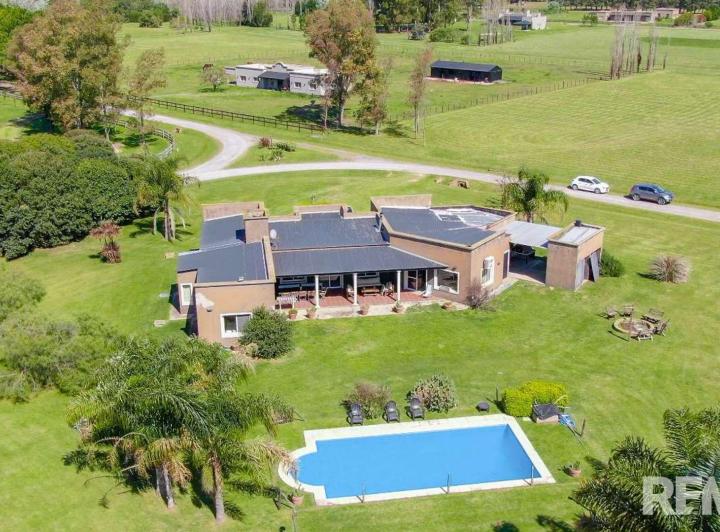 Casa · 250m² · 6 Ambientes