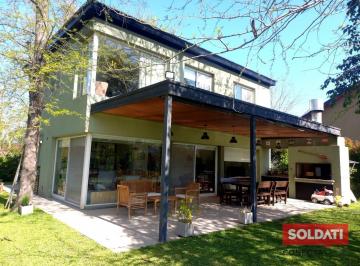 Casa · 140m² · 4 Ambientes · 2 Cocheras · Casa Para Alquiler de Verano en Bella Vista - Segunda de Enero