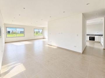 Casa · 180m² · 4 Ambientes · 2 Cocheras · Casa 4 Amb en Pilar del Este Barrio Santa Lucia