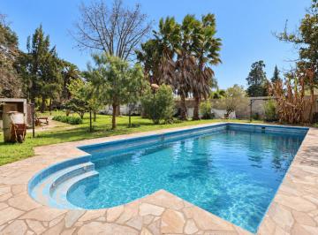 Quinta vacacional · 277m² · 2 Dormitorios · 2 Cocheras · Venta Casa Quinta del Viso Barrio Los Jazmines