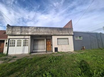 Casa · 94m² · 3 Ambientes · 2 Cocheras · Venta. Casa. Quilmes Oeste