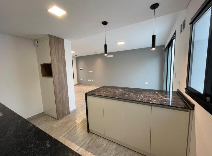 Casa · 95m² · 4 Ambientes · 1 Cochera
