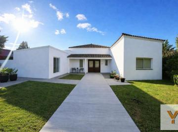 Casa · 228m² · 5 Ambientes · Casa en Venta - 4 Dorm. 3 Baños - Tigre