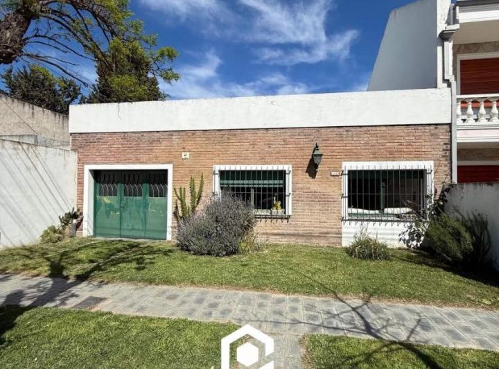 Casa · 100m² · 3 Ambientes · 1 Cochera