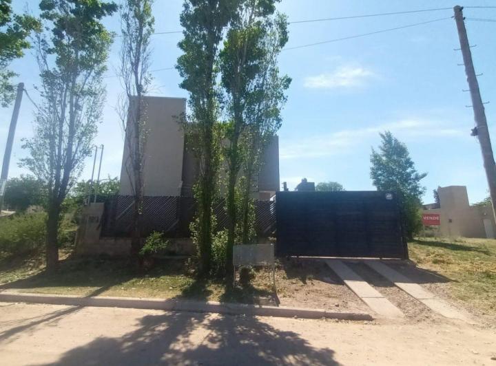 Casa · 100m² · 3 Ambientes · 1 Cochera
