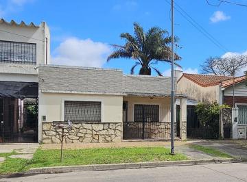 Casa · 80m² · 3 Ambientes · 1 Cochera · Venta Casa en San Andres