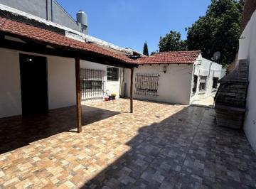 Casa · 220m² · 4 Ambientes · 1 Cochera · Venta Casa 4 Ambientes - Haedo Norte