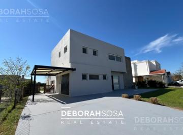 Casa · 200m² · 5 Ambientes · 4 Cocheras · Casa en Venta - 5 Ambientes - El Canton - Islas