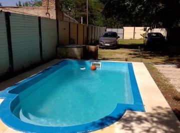 Quinta vacacional · 30m² · 1 Ambiente · 1 Cochera · Hermosa Quinta con Escritura, Parque y Pileta, en Domselaar Venta