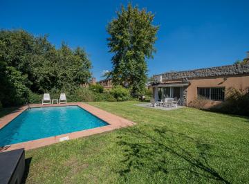 Casa · 230m² · 6 Ambientes · 1 Cochera · Casa en Alquiler en Club de Campo Pueyrredón - 6 Ambientes