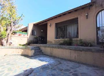 Casa · 106m² · 4 Ambientes · 1 Cochera · Venta Casa 4 Ambientes San Fernando Jardín Cochera