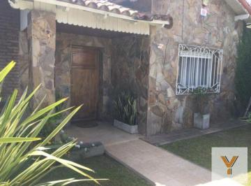 Casa · 120m² · 4 Ambientes · 2 Cocheras · Casa en Venta - 2 Dorm. 1 Baño - Cochera - 200 m² - Tolosa, La Plata