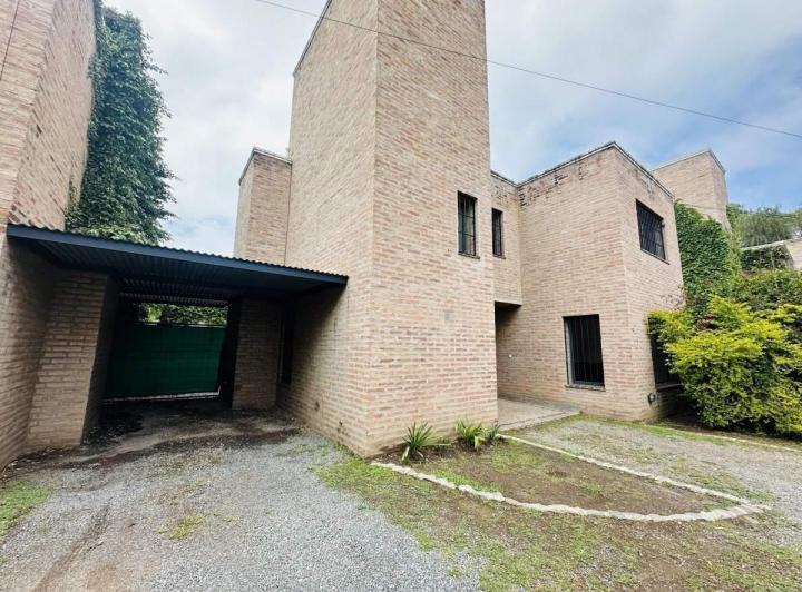 Terreno · 150m² · 4 Ambientes