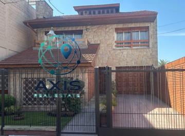 Casa · 536m² · 5 Ambientes · 2 Cocheras · Casa - Banfield Oeste