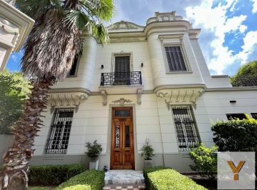 Casa · 550m² · 6 Ambientes · Casa en Venta - 4 Dorm. 4 Baños - Lomas de Zamora