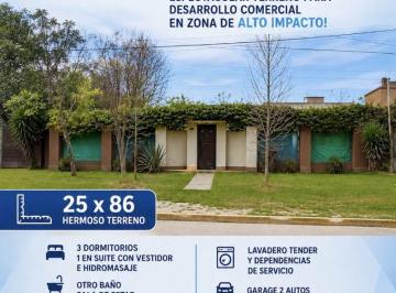 Casa de 4 ambientes, Yerba Buena · Casa de 2150 m² con 3 Dorm. en Venta en Yerba Buena, con Excelente Terreno Zona Muy Comercial.