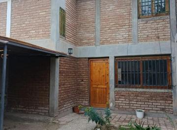 Casa · 80m² · 3 Ambientes · 1 Cochera · Alquiler Duplex Luzuriaga Maipu