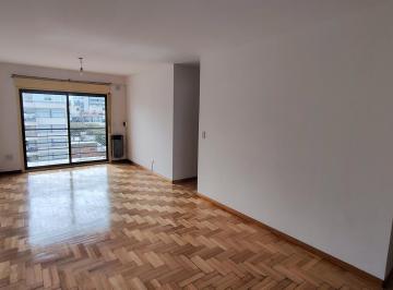 Departamento · 63m² · 3 Ambientes · 1 Cochera · Alquiler Departamento 3 Ambientes/cochera/luminoso/balcón/contrafrente/cocina Ampia
