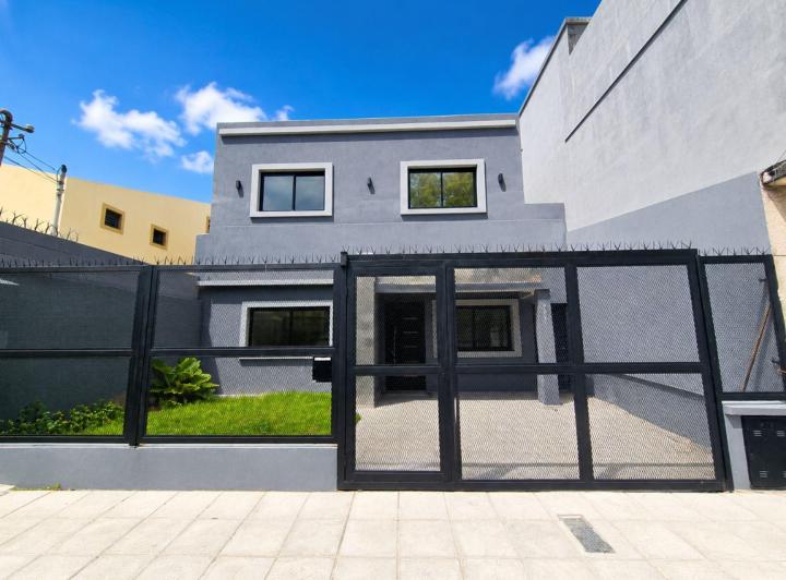 Casa · 84m² · 4 Ambientes · 1 Cochera