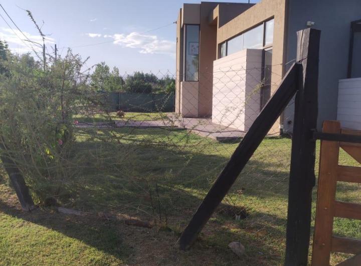 Casa · 315m² · 2 Ambientes · 1 Cochera