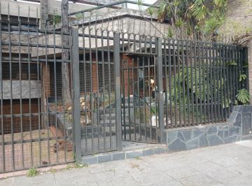 Casa · 299m² · 4 Ambientes · 5 Cocheras · Casa en Parque Avellaneda