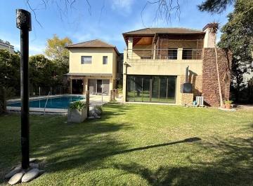 Casa · 390m² · 6 Ambientes · 6 Cocheras · Casa en Country Saint Thomas Sur