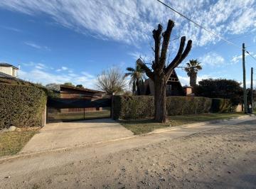 Casa · 190m² · 4 Ambientes · 2 Cocheras · Casa en Venta Santa Rosa de Calamuchita