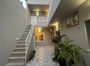 PH · 120m² · 4 Ambientes · PH en Monte Castro