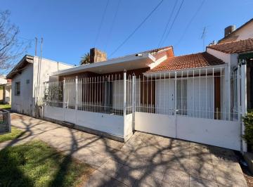 Oficina comercial · 95m² · 4 Ambientes · 1 Cochera · Alquiler Comercial / Profesional