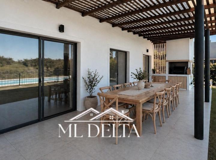 Casa · 180m² · 5 Ambientes · 2 Cocheras