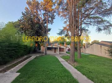 Casa · 90m² · 4 Ambientes · 10 Cocheras · Casa en Venta en Ituzaingó