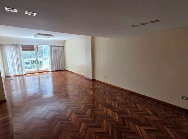 Departamento · 141m² · 5 Ambientes · 1 Cochera