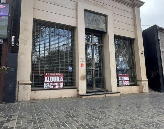 Local comercial · 580m²