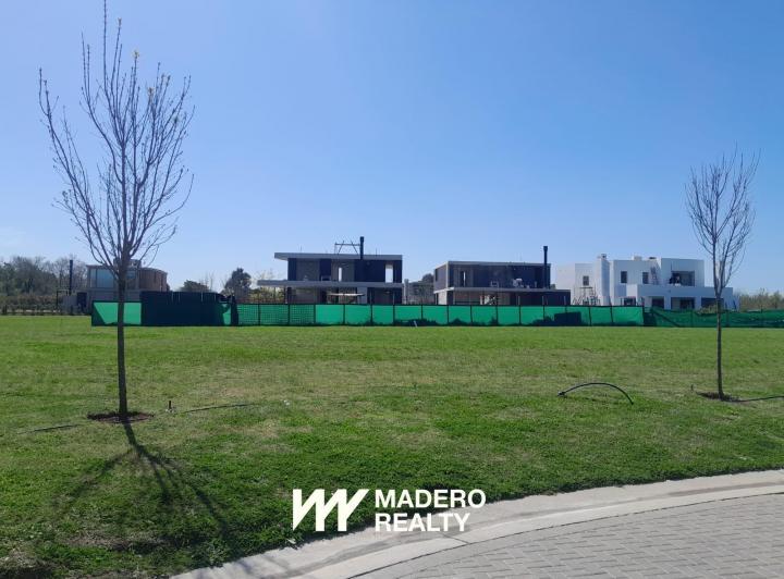 Terreno · 781m²