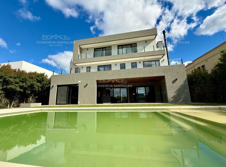 Casa · 448m² · 9 Ambientes