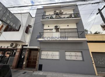 Departamento · 65m² · 3 Ambientes · Venta de Departamento en Lanús Este de 3 Ambientes en Planta Baja Interno con 2 Patios